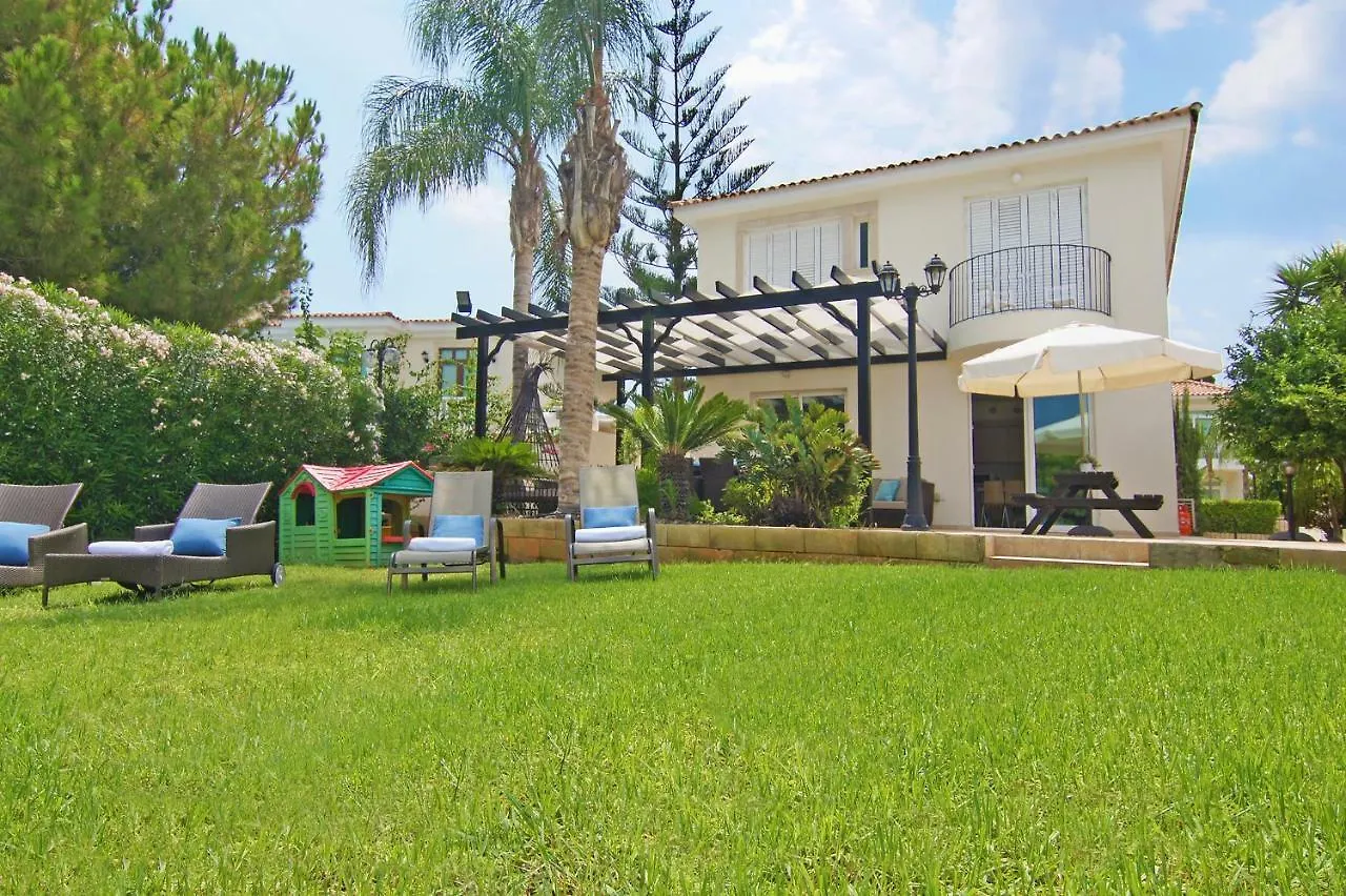 Villa Astrid Πρωταράς
